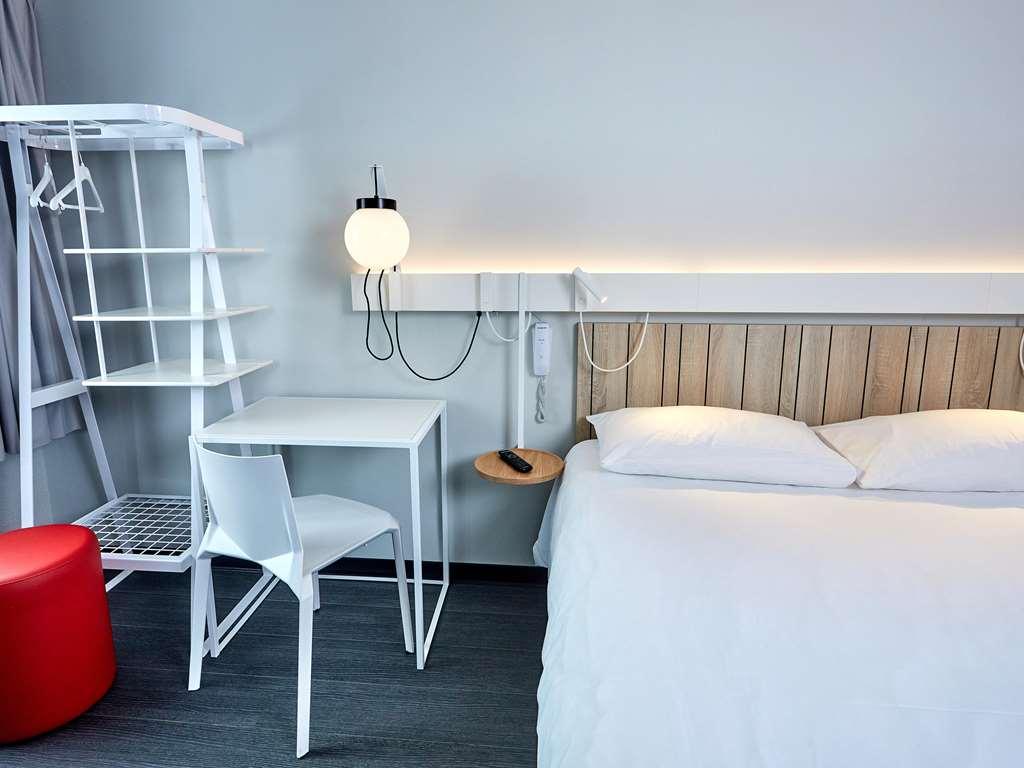 Отель Ibis Auxerre Centre Номер фото