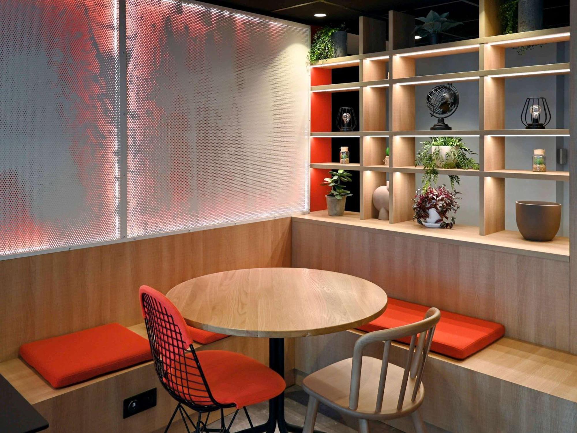 Отель Ibis Auxerre Centre Экстерьер фото