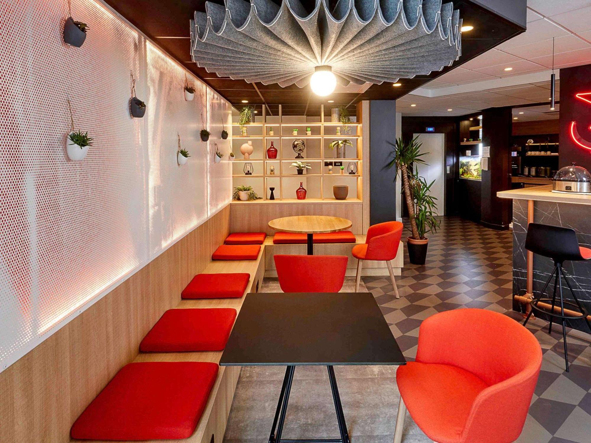 Отель Ibis Auxerre Centre Экстерьер фото