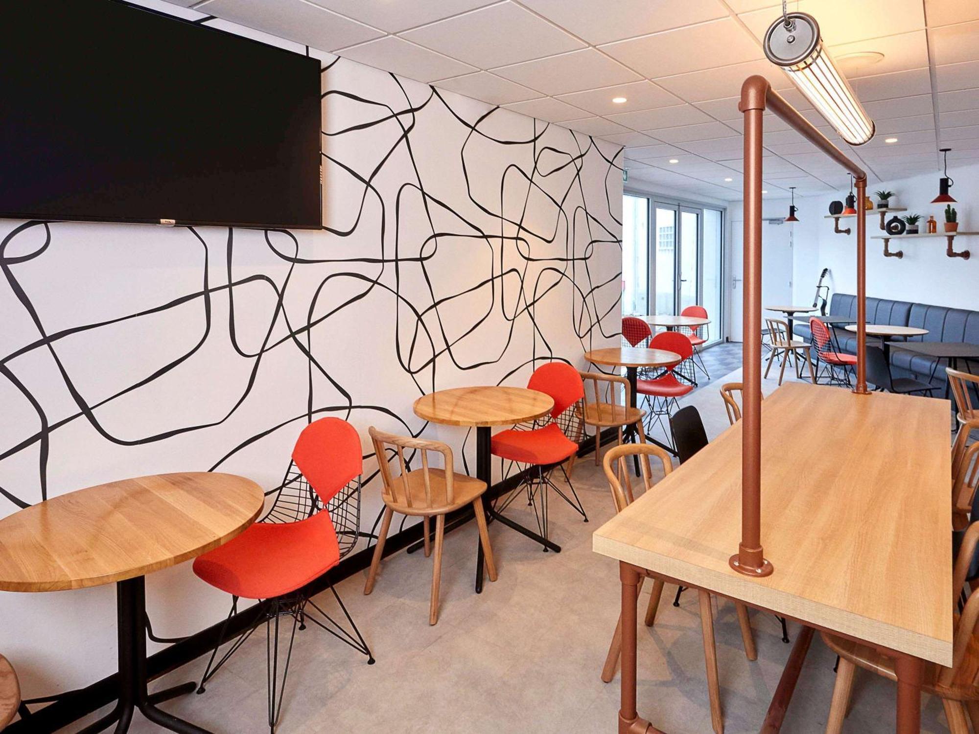 Отель Ibis Auxerre Centre Экстерьер фото