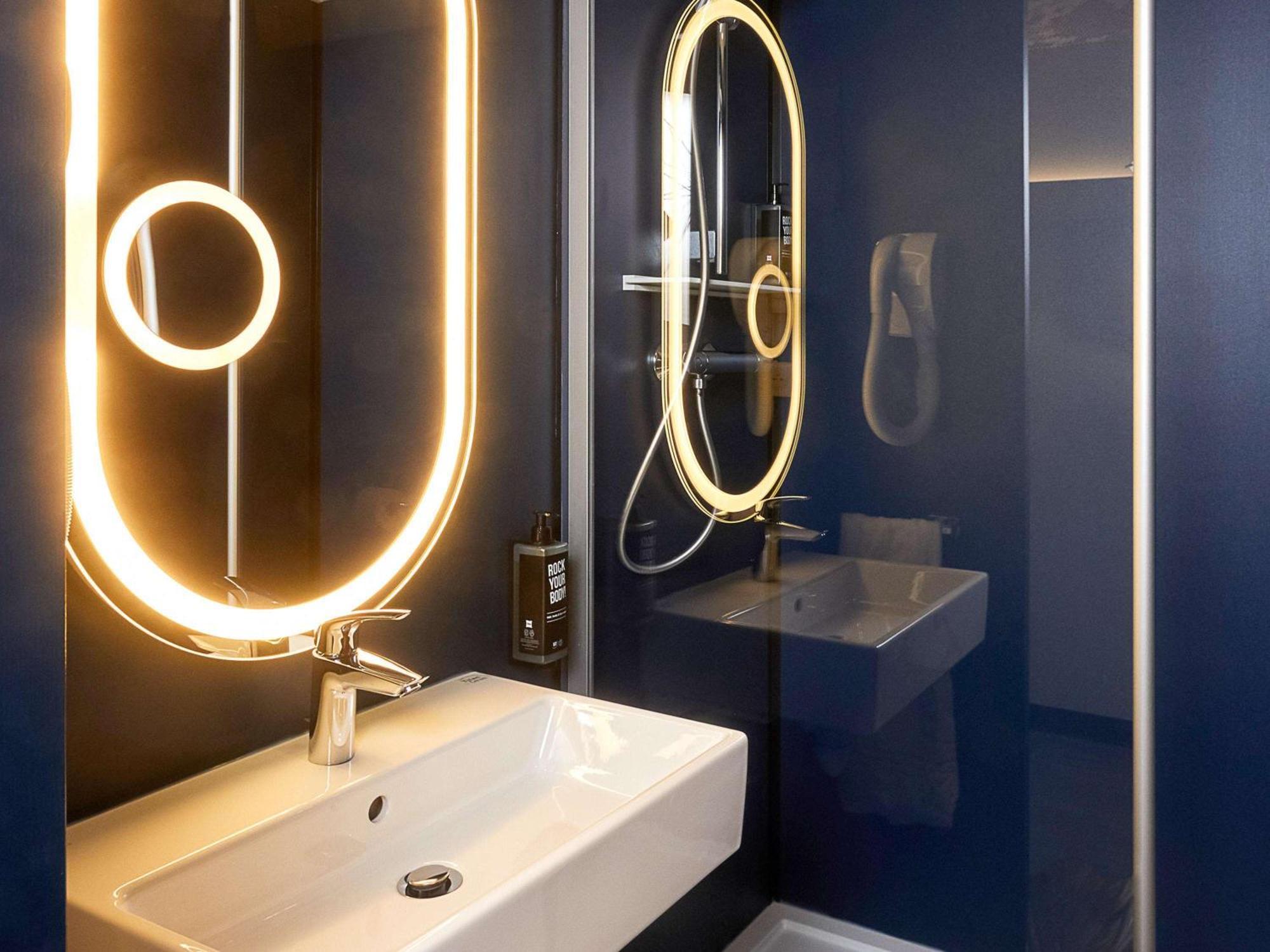 Отель Ibis Auxerre Centre Экстерьер фото
